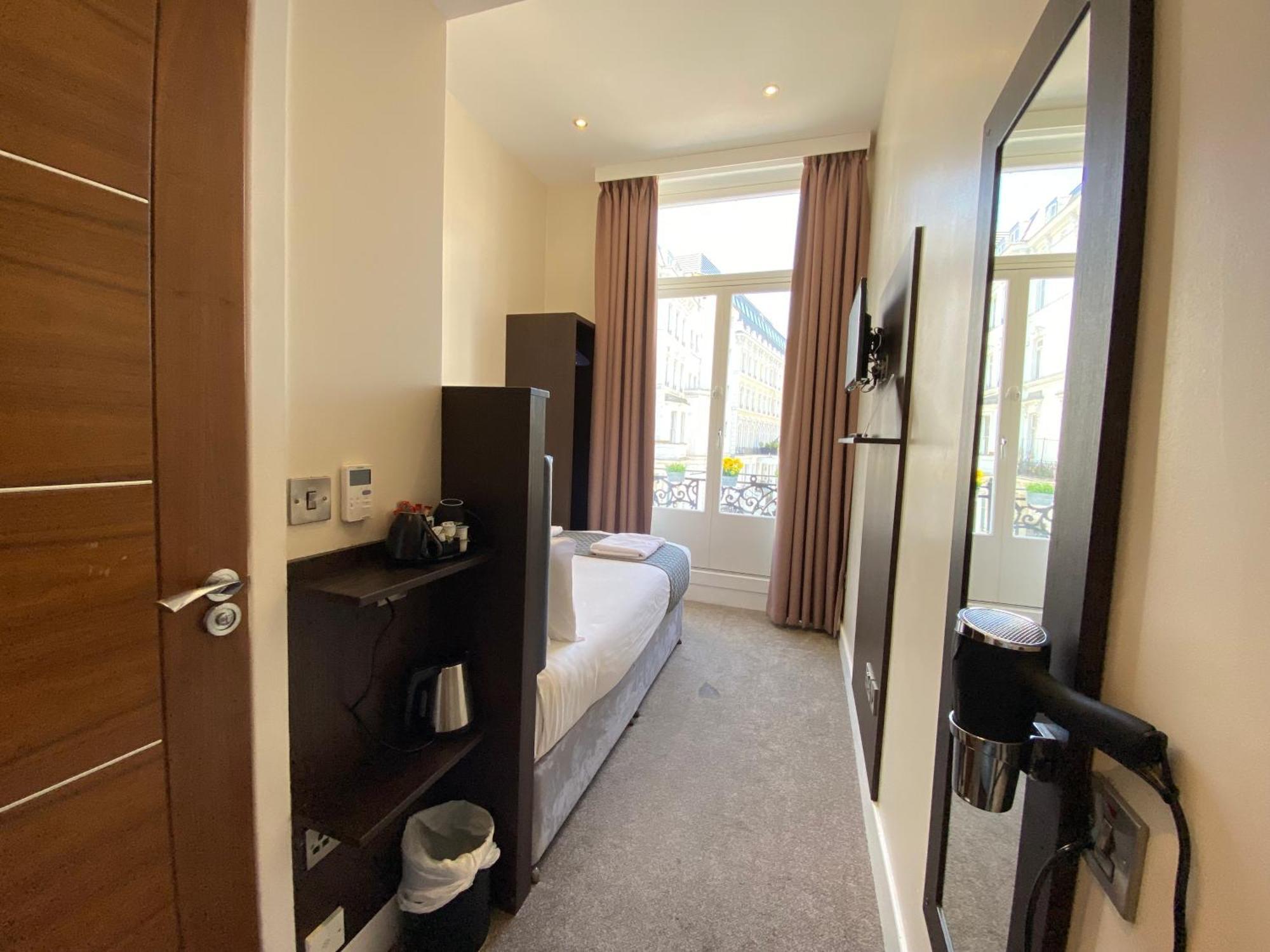 Hotel Trebovir London